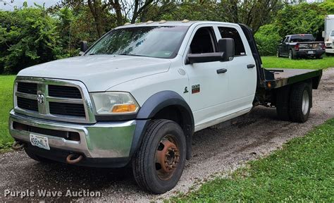 2011 Dodge Ram 5500 flatbed truck in Grain Valley, MO | Item GO9310 sold | Purple Wave