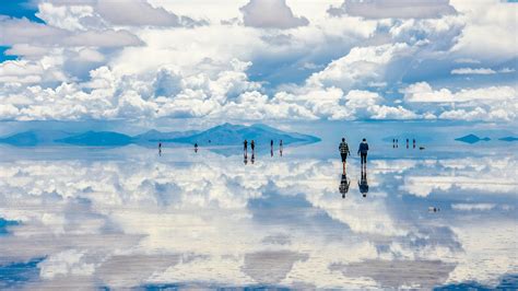 Drone captures ethereal view at Uyuni salt flat in Bolivia - CGTN