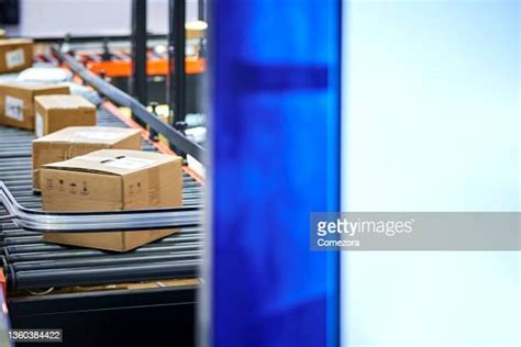 Blank Shipping Label Photos and Premium High Res Pictures - Getty Images