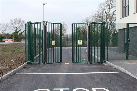 Automatic Bi-Folding Gates - Harling Security