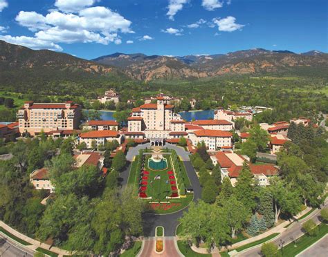 Colorado Springs' Broadmoor hotel again receives five-star Forbes ...