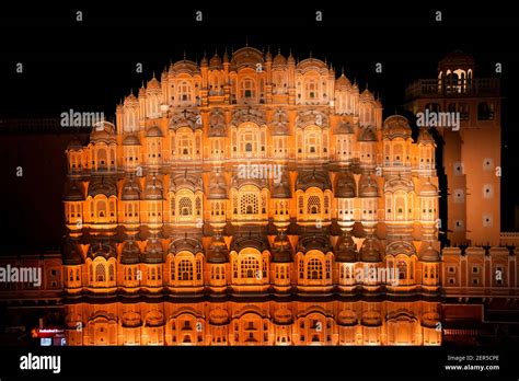 Night view of the Hawa Mahal, Jaipur Stock Photo - Alamy