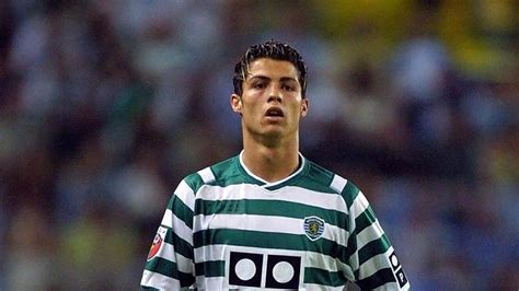 Kenang Debut Ronaldo, Sporting CP Luncurkan Jersey Ketiga yang Terpampang Tulisan CR7 - Dunia ...