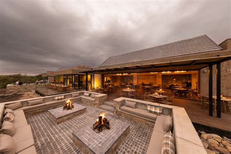 Kapama River Lodge safari lodge with wide open spaces and airy design