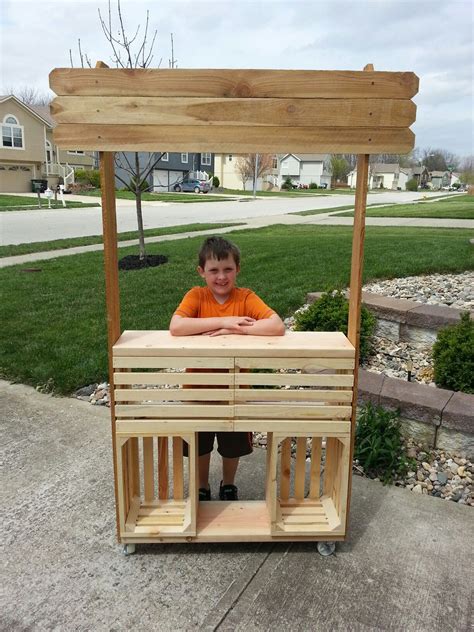 Kids lemonade stand Kids Lemonade Stands, Diy Lemonade Stand, Anniversaire Cow-boy, Diy For Kids ...