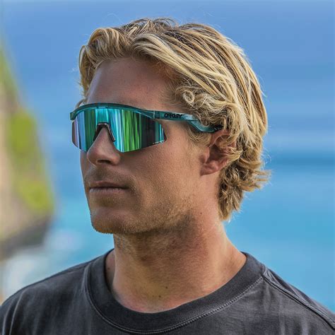 Hydra Prizm Sapphire Lenses, Trans Artic Surf Frame Sunglasses | Oakley® US