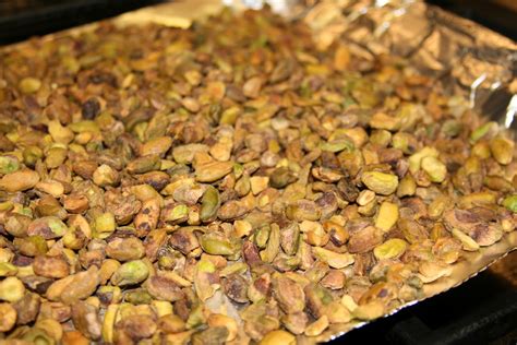 Boomerang Kitchen: Roasted Pistachios