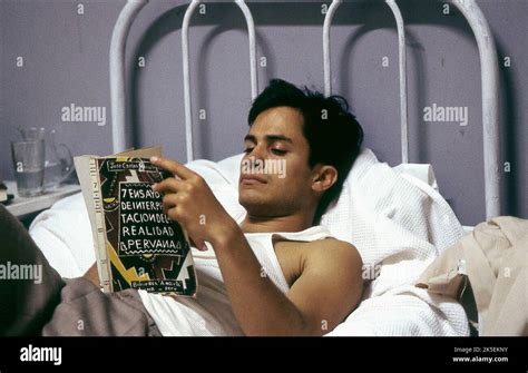 GAEL GARCIA BERNAL, THE MOTORCYCLE DIARIES, 2004 Stock Photo - Alamy