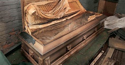 Emmett Till's Casket Headed to Smithsonian - CBS News