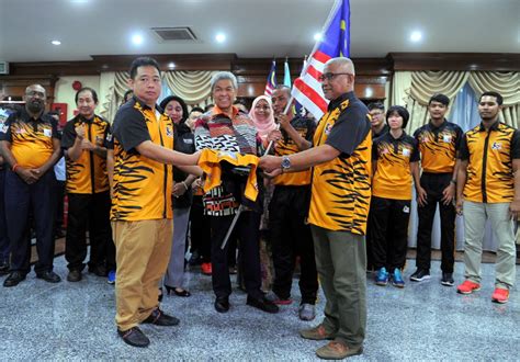 Government to reward Malaysian medal winners in Summer Deaflympics | New Straits Times ...