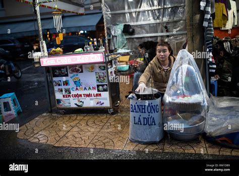 Da Lat night market, Vietnam Stock Photo - Alamy