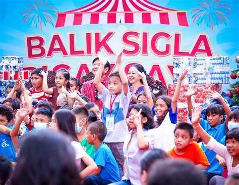 PBBM, First Lady Marcos welcome over 1,700 children to Malacañang; leads nationwide gift-giving ...
