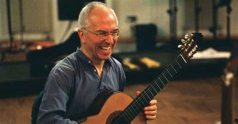 Classical Guitarists | List of Most Famous Classical Guitar Players