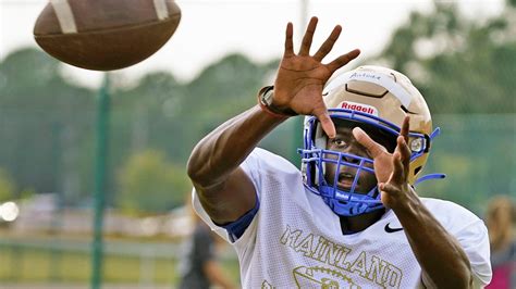 Mainland high school football: Travis Roland returns