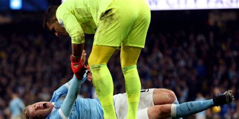 Joel Robles apologises to Kevin De Bruyne over injury reaction | Newstalk