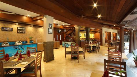 Restaurant in Kovalam | Uday Samudra Leisure Beach Hotel | Courtyard