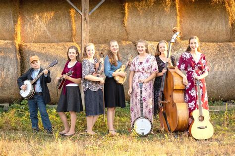 7 siblings in area bluegrass band are making their mark | Front Page | thederrick.com