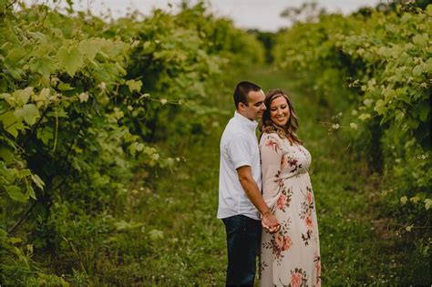 Laurita Winery Engagement Photos - J&R Photography - Julia & Joe