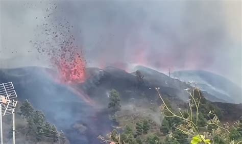 Terrifying videos of the Cumbre Vieja volcano eruption on La Palma on Sept. 19th 2021 - Strange ...