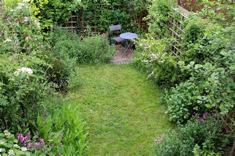 Pin by Martin Hunt on Botanic - wild garden | Wildlife garden design ...