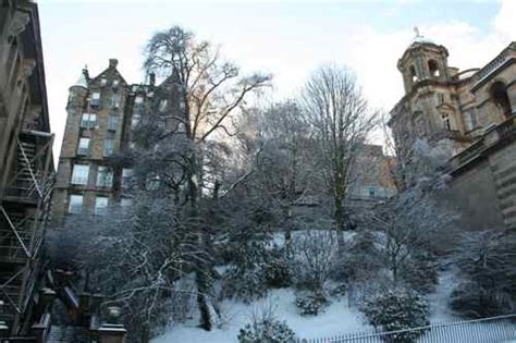 Greetings from snowy Edinburgh | This International Life