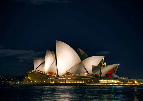 Does The Sydney Opera House Light Up At Night | Shelly Lighting