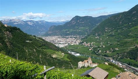 Stadt Bozen - Südtiroler Weinstraße, Italien