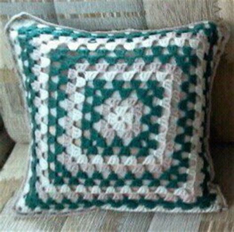 KNITIT: Free Crochet Pattern No. 1: Cushion Covers