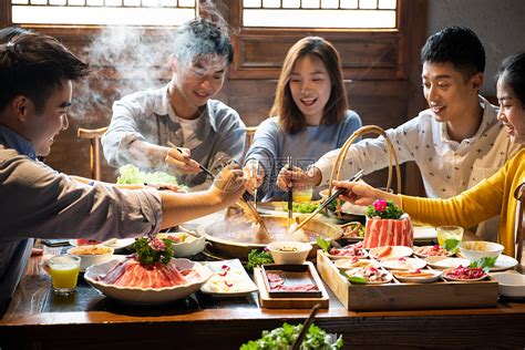 吃火锅聚餐图片,朋友一起吃火锅图片 - 伤感说说吧