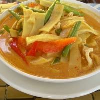 Chicken Bamboo Curry With Coconut Cream Recipe