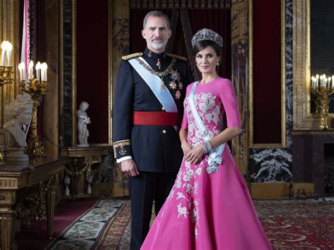 Los reyes de España y sus hijas estrenan fotos oficiales | Magacín