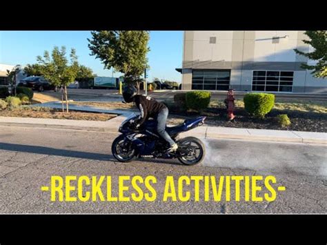 2004 Yamaha R1 wheelies,rolling burnouts,and stoppies - YouTube