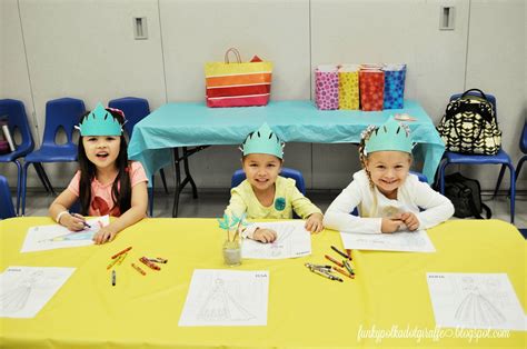 Funky Polkadot Giraffe: A Frozen Princess Party at Pretend City!