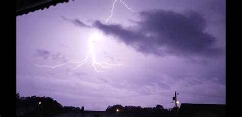 First big storm of season brings strong wind gusts, power outages to area | WWLP