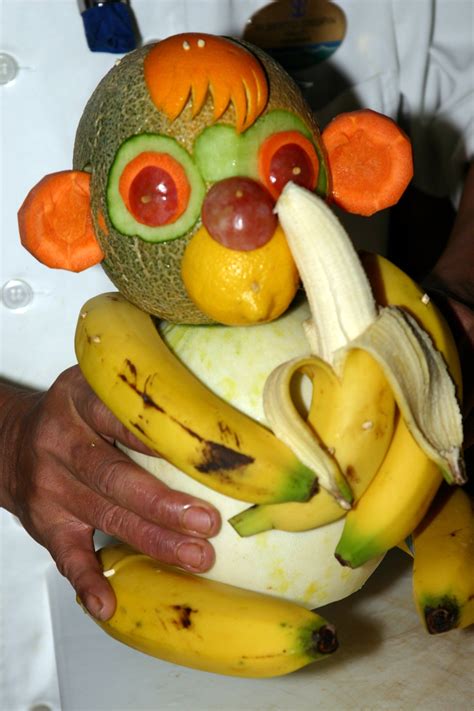 A fruit monkey | Cuisine créative, Sculpture sur légumes, Recettes ...