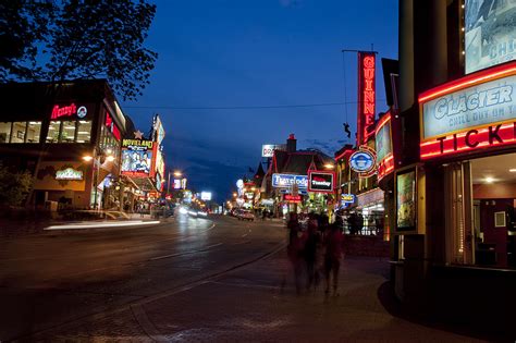 david leadbitter photography: Clifton Hill, Niagara Falls, Ontario