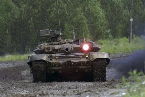 Samsarictravelling Blog: The T-90 is a third-generation Russian battle tank that entered service ...