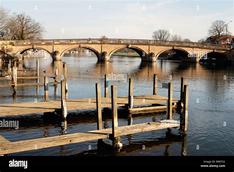 Henley on Thames Bridge with pontoons in foreground Stock Photo - Alamy