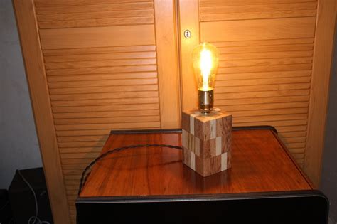 Lampe de chevet en bois de bout par SandSteph sur L'Air du Bois