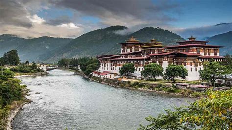 5 Most Beautiful Buddhist Monasteries Around The World - SuccessYeti