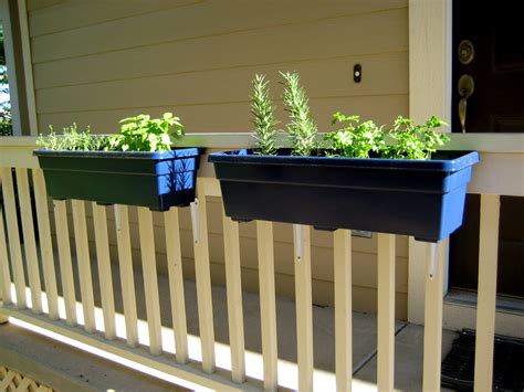 Handmade Homebody: Window Box Herb Garden