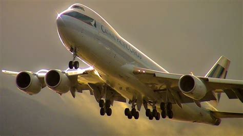 Beautiful Takeoff Cathay Boeing 747-8 - YouTube