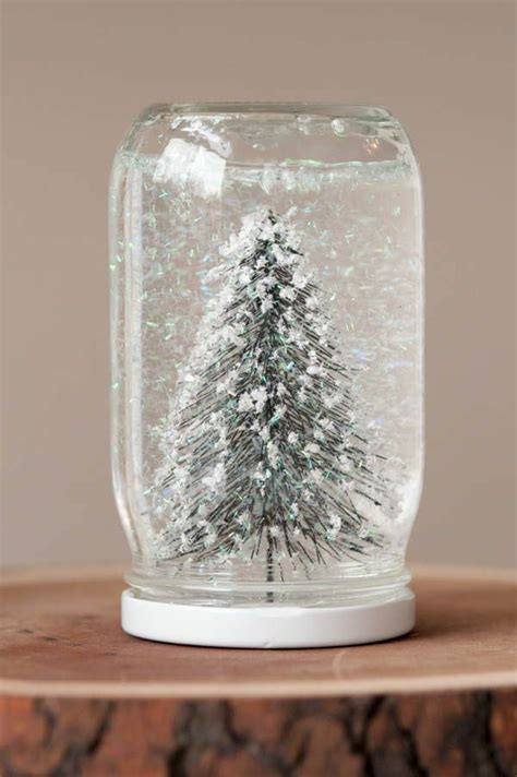 Selbstgemachte Geschenke – wie kann man eine Schneekugel basteln | Creative christmas crafts ...