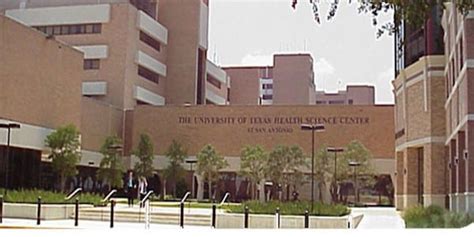 Best Nursing Schools in Houston in 2024 (Online & On-Campus)