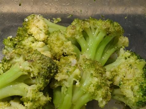 Once-a-Month Chef: Steamed Broccoli with Lemon Butter