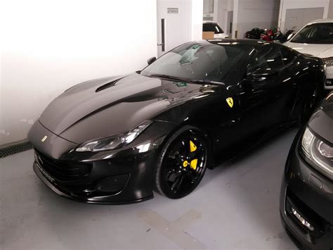 Automotive Hub Spots: Jet black [Ferrari Portofino] : spotted