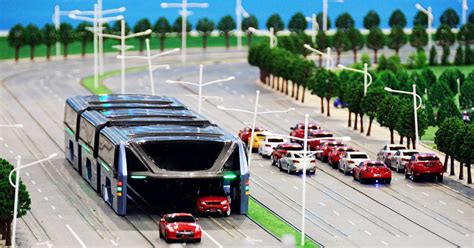 So, a Few Concerns About China's Traffic-Slaying 'Straddling Bus' | WIRED