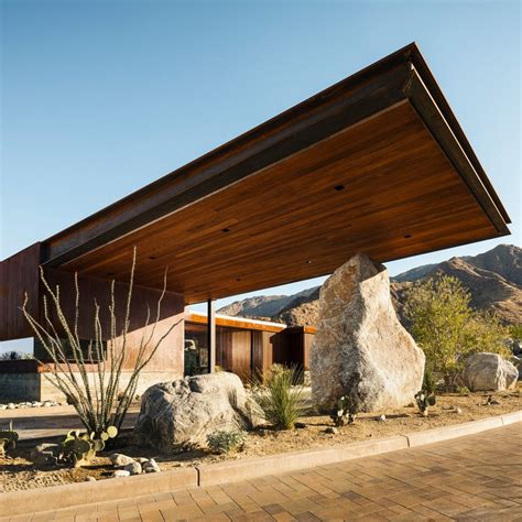 Robert L. Franklin Blog: Cantilevered roof extends from Palm Springs guardhouse by Studio AR+D