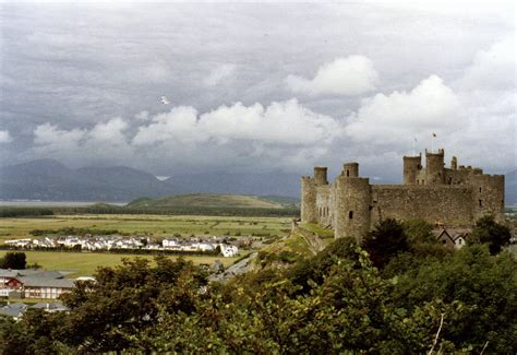 PHOTOS2PLEASEU: HARLECH CASTLE