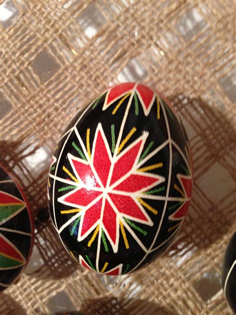 pysanky, traditional star design. Simple, striking design. | Easter egg ...